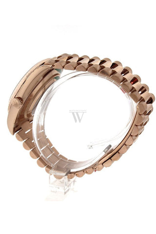 Rolex Day-Date 40 Sundust Stripe Motif Dial Fluted Bezel 18K Everose Gold President Automatic Mens